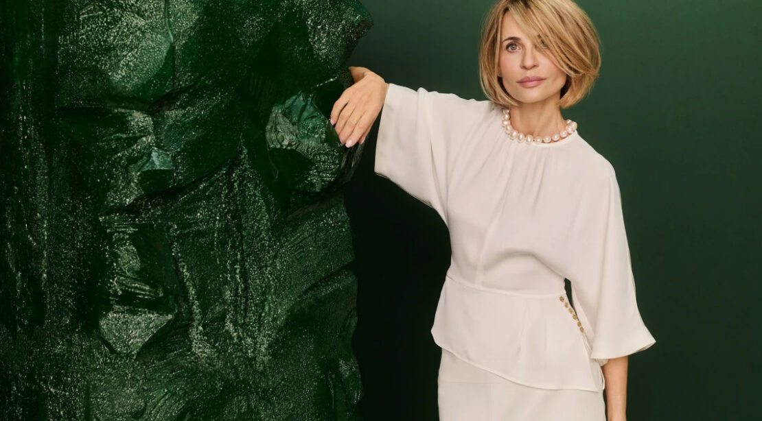 Elegancka bluzka - dlaczego warto mieć ją w swojej garderobie?
